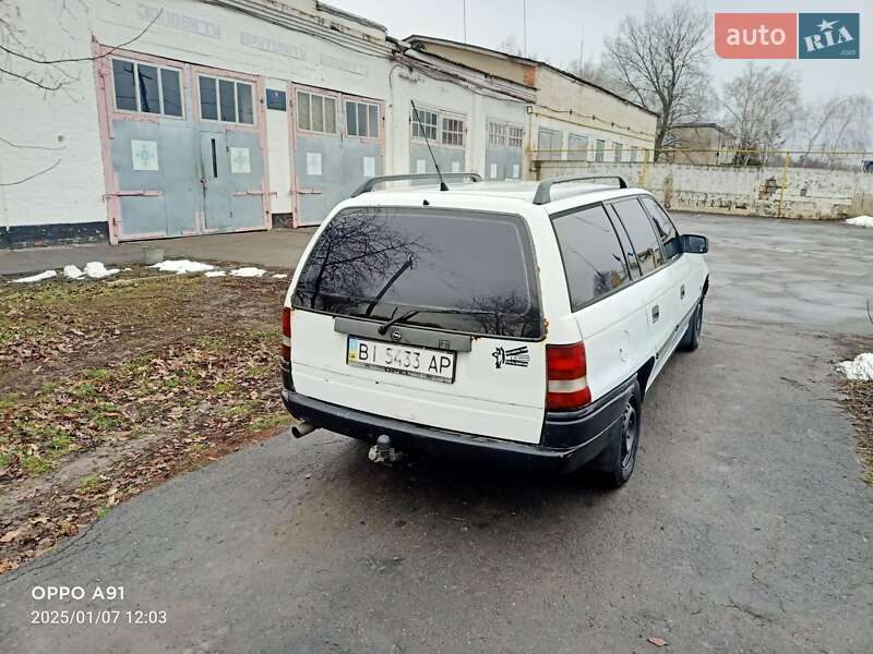 Универсал Opel Astra 1993 в Миргороде