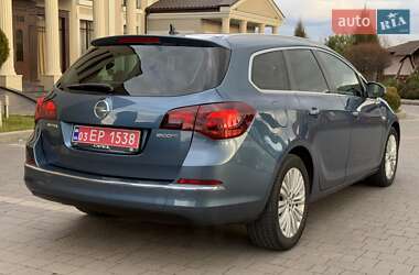 Універсал Opel Astra 2014 в Стрию