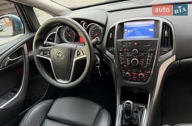 Універсал Opel Astra 2014 в Стрию