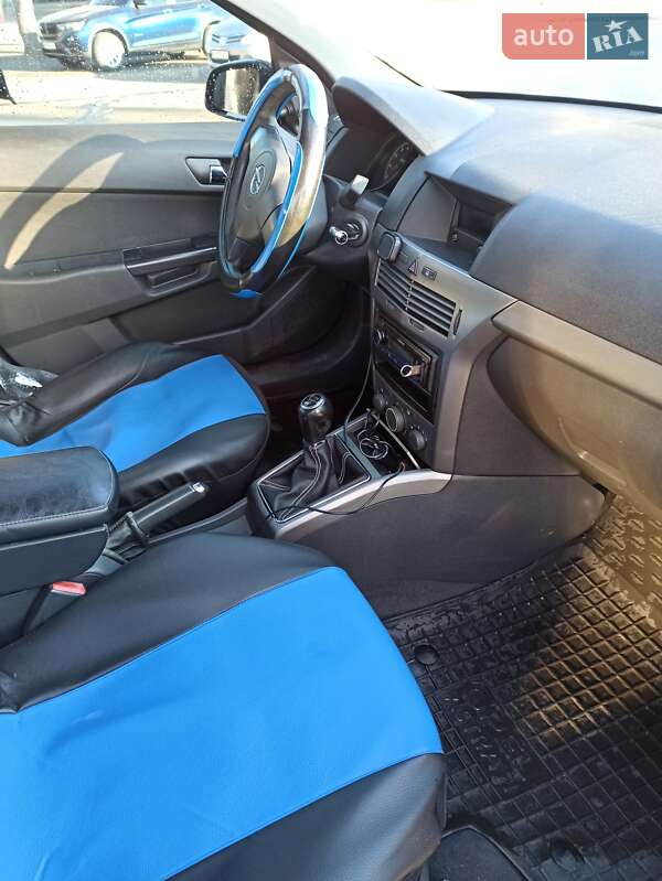 Хэтчбек Opel Astra 2005 в Одессе