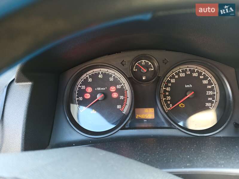 Хэтчбек Opel Astra 2005 в Одессе