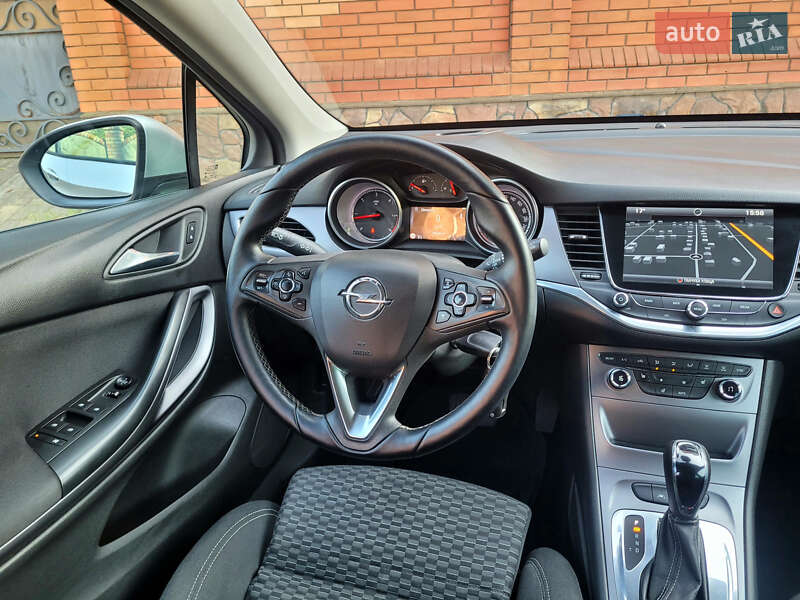 Универсал Opel Astra 2017 в Хмельницком