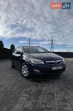 Универсал Opel Astra 2011 в Долине