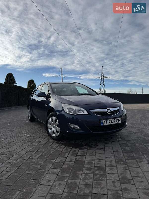 Універсал Opel Astra 2011 в Долині