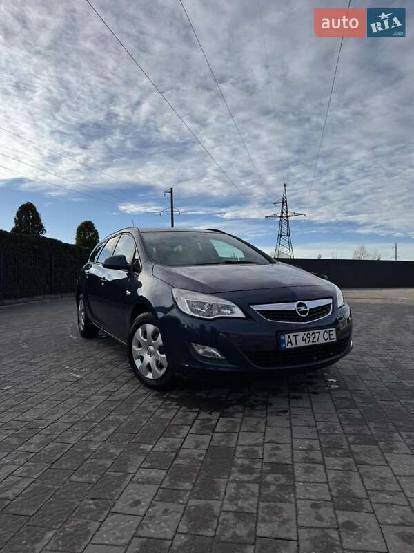 Opel Astra 2011