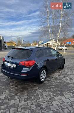 Універсал Opel Astra 2011 в Долині