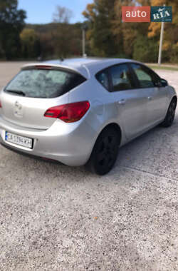 Хетчбек Opel Astra 2011 в Каневі