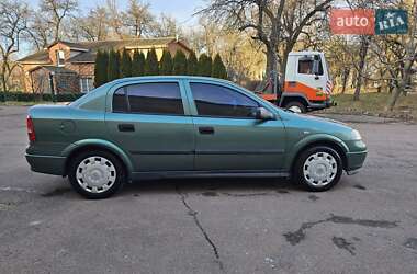 Седан Opel Astra 2006 в Обухові