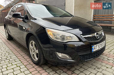 Хетчбек Opel Astra 2011 в Івано-Франківську