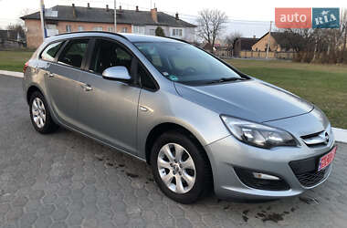 Універсал Opel Astra 2014 в Рівному