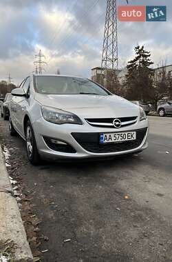 Хетчбек Opel Astra 2015 в Києві