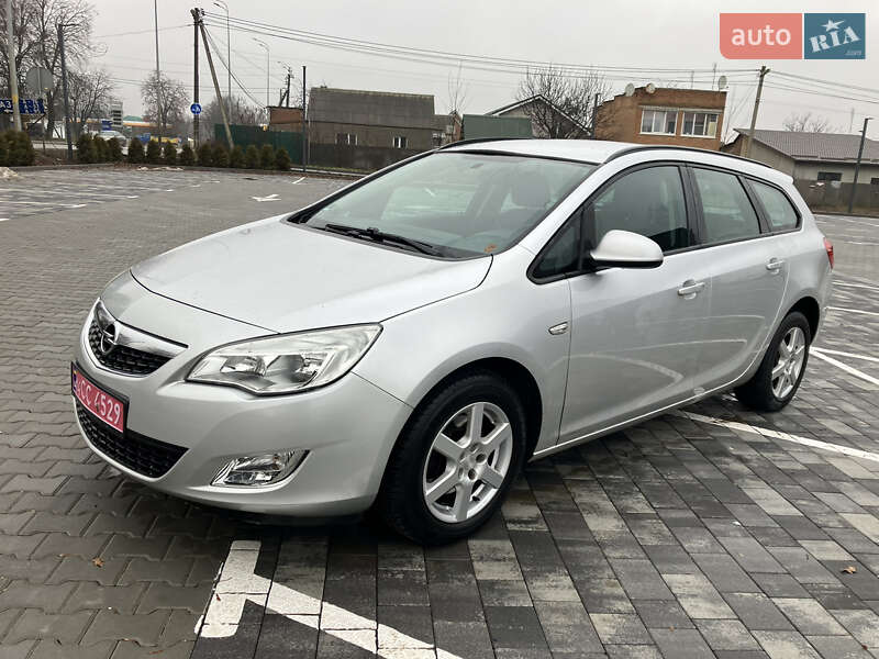 Универсал Opel Astra 2012 в Виннице