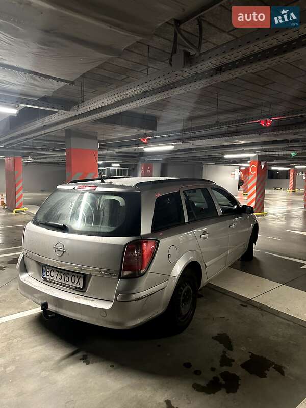 Універсал Opel Astra 2005 в Львові