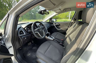 Универсал Opel Astra 2011 в 