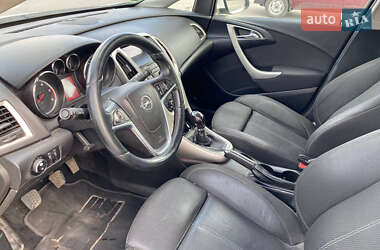 Универсал Opel Astra 2011 в Луцке