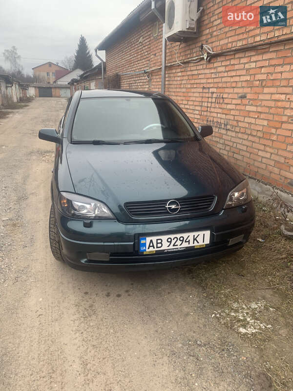 Седан Opel Astra 2005 в 