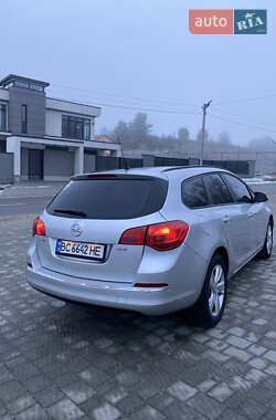 Універсал Opel Astra 2013 в Львові