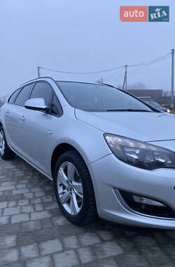 Універсал Opel Astra 2013 в Львові