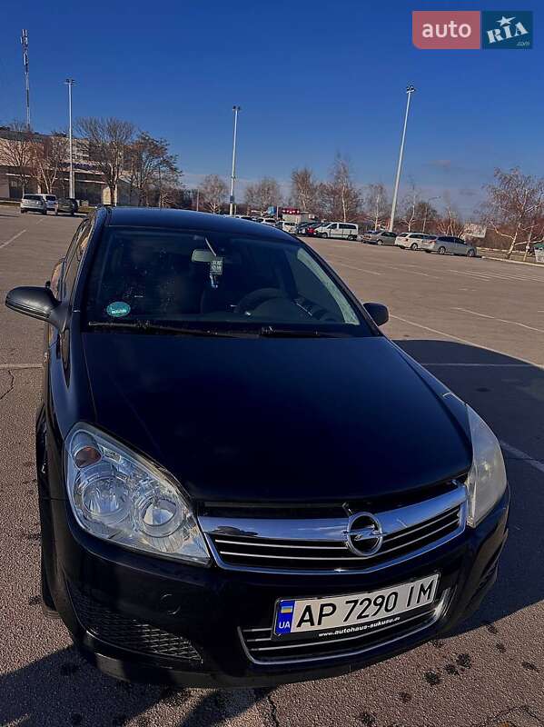 Хэтчбек Opel Astra 2008 в Запорожье