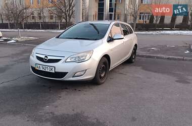 Універсал Opel Astra 2011 в Києві