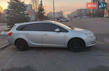 Универсал Opel Astra 2011 в Киеве