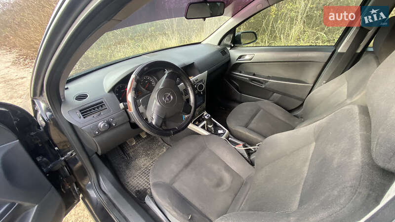 Хэтчбек Opel Astra 2008 в Самборе