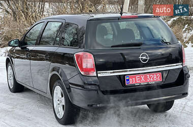 Універсал Opel Astra 2009 в Тернополі