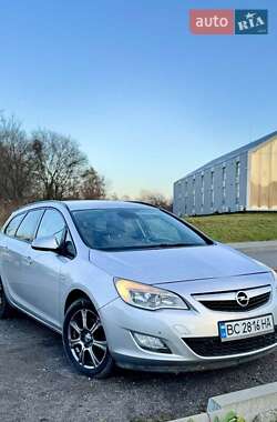 Универсал Opel Astra 2011 в Львове