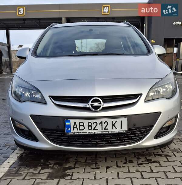 Універсал Opel Astra 2014 в Вінниці