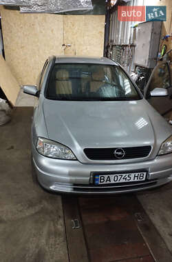 Седан Opel Astra 2004 в Кропивницькому