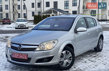 Хэтчбек Opel Astra 2008 в Луцке