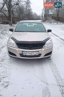 Хэтчбек Opel Astra 2007 в 