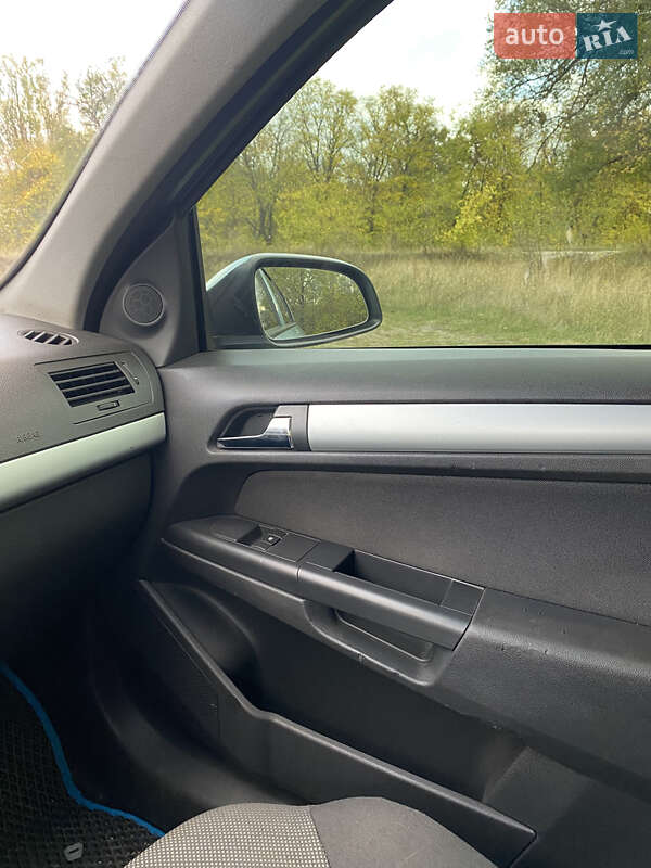 Хэтчбек Opel Astra 2009 в Днепре