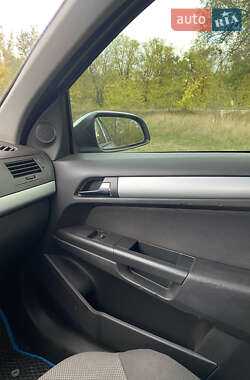 Хэтчбек Opel Astra 2009 в 