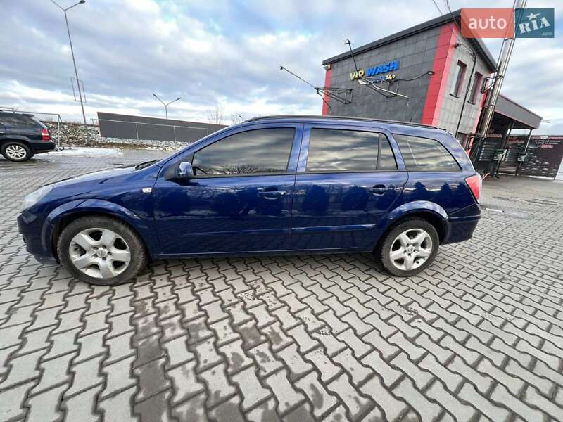 Универсал Opel Astra 2008 в Тлумаче