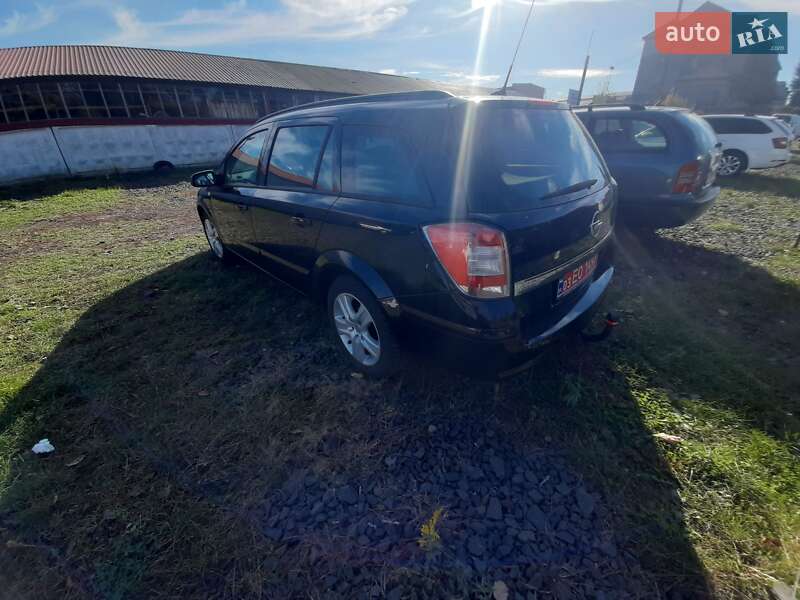 Універсал Opel Astra 2009 в Луцьку