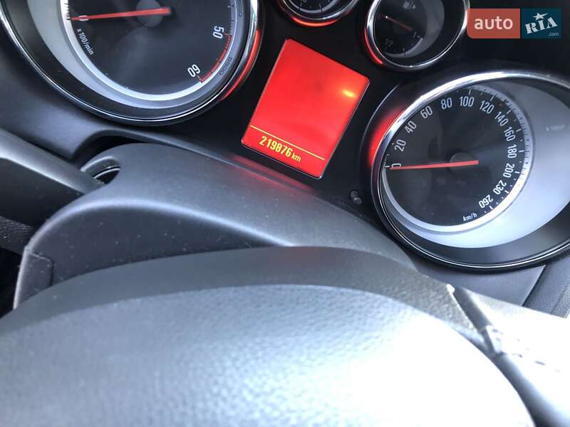 Універсал Opel Astra 2011 в Літині