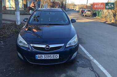 Универсал Opel Astra 2011 в Литине