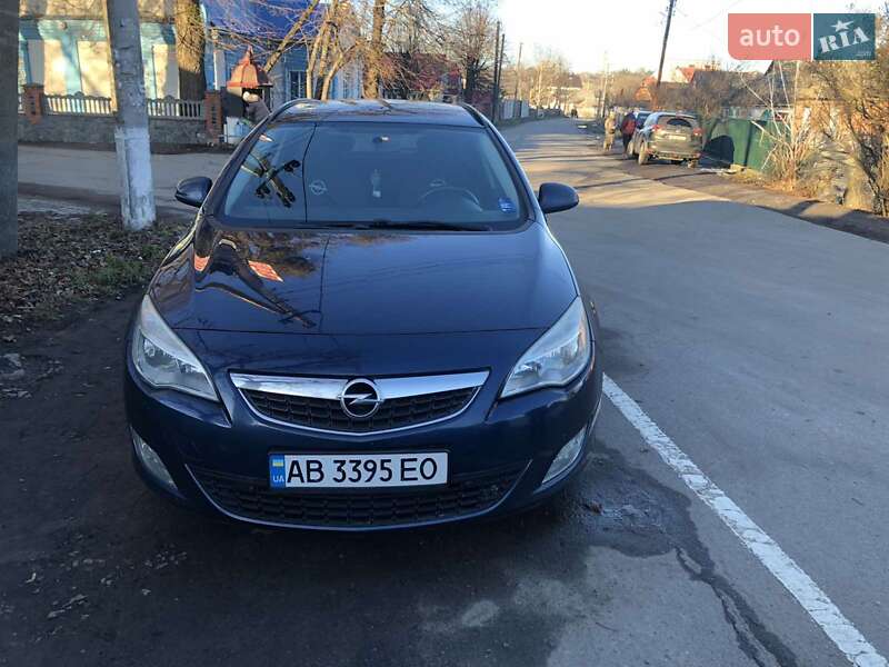 Opel Astra 2011
