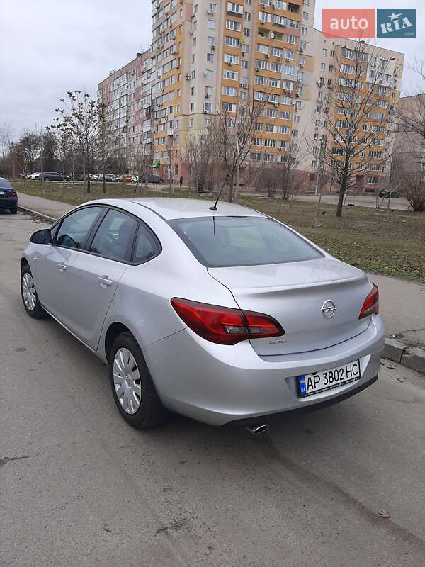 Седан Opel Astra 2019 в Запоріжжі