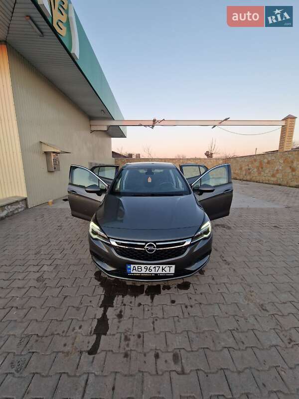 Хетчбек Opel Astra 2019 в Чернівцях