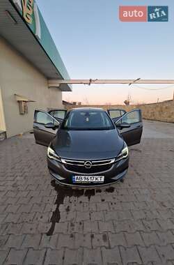 Хетчбек Opel Astra 2019 в Чернівцях