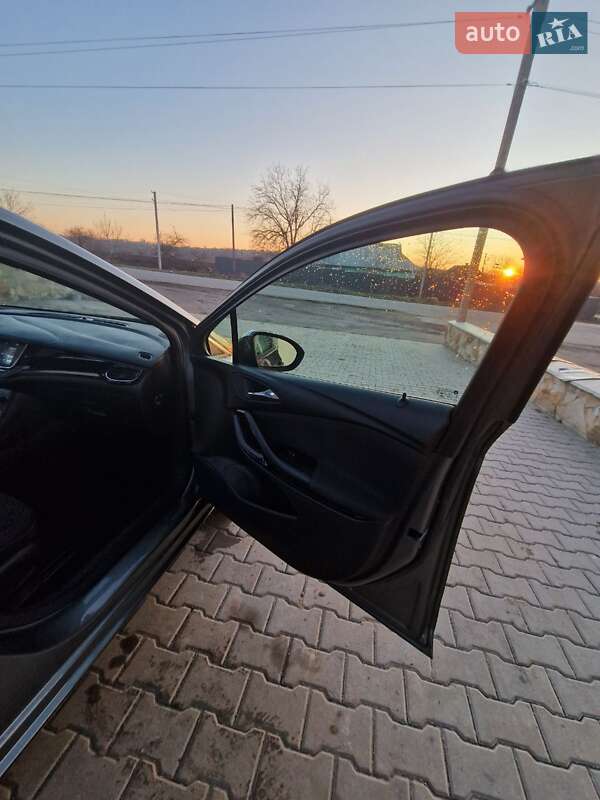 Хэтчбек Opel Astra 2019 в Черновцах
