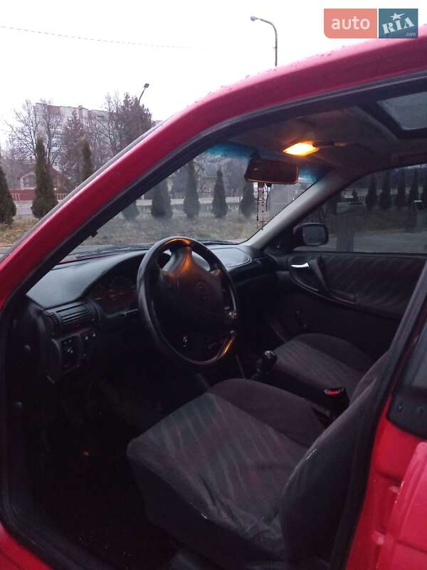 Хэтчбек Opel Astra 1997 в Дрогобыче
