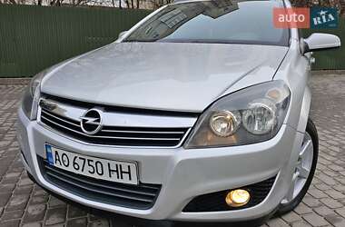 Універсал Opel Astra 2010 в Тернополі