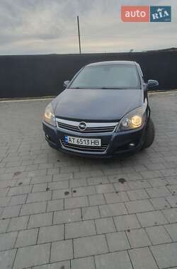 Хетчбек Opel Astra 2011 в Перегінське