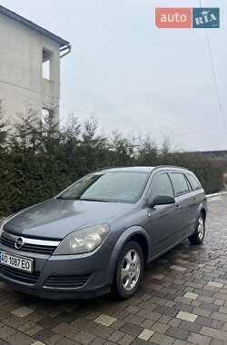 Універсал Opel Astra 2006 в Іршаві