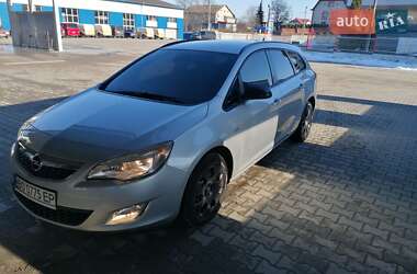 Универсал Opel Astra 2011 в 