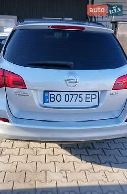 Универсал Opel Astra 2011 в 