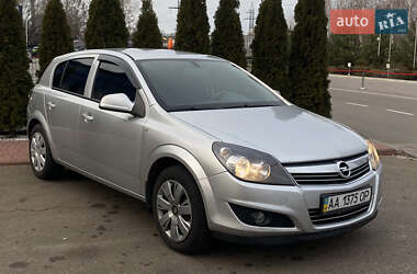 Хетчбек Opel Astra 2014 в Києві